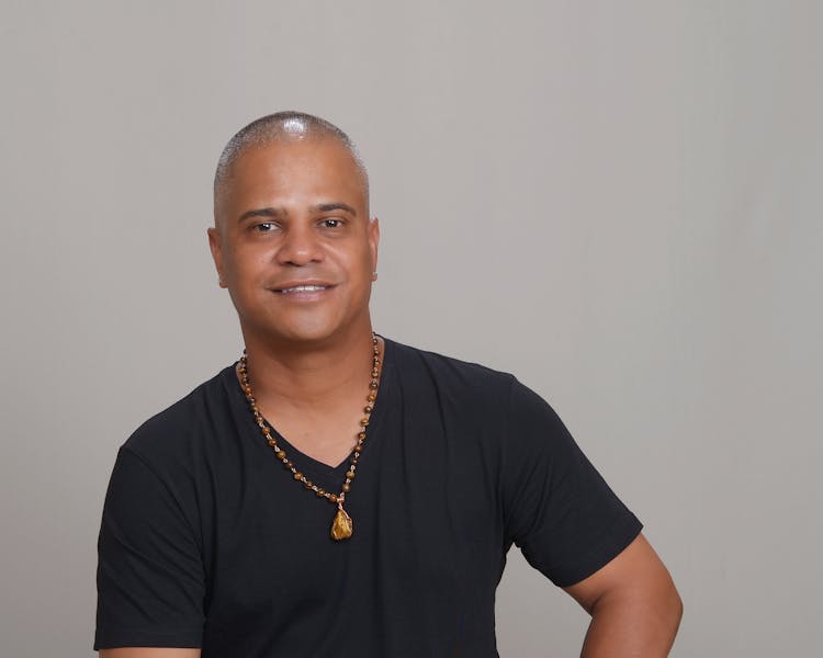 Portrait of Linda R.